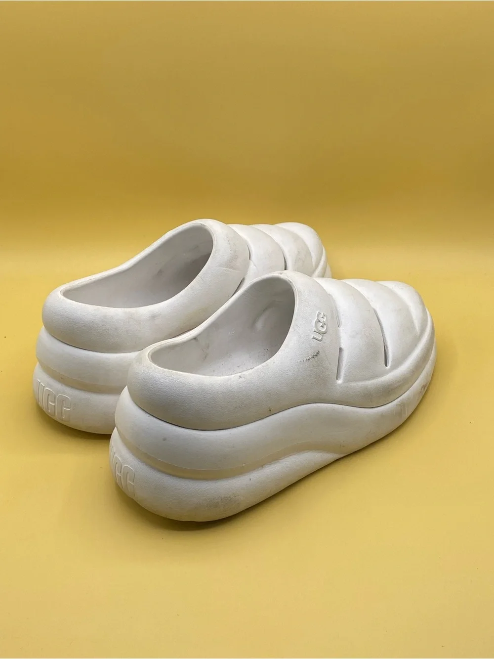 UGG White Quilted Slip-On Platform Clogs - Picture 4 of 4